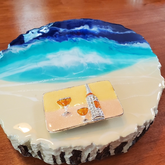 Accessories - Cocktail design metal belt buckle. NWOT